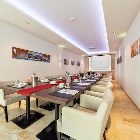 Cityclass Am Dom فندق كولونيا