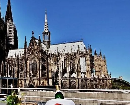 Cityclass Am Dom Hotell 4*