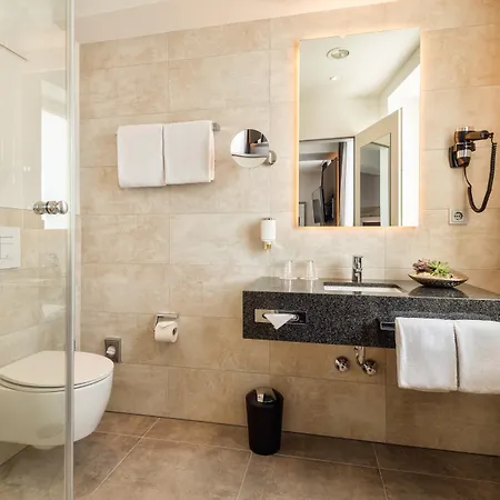 Cityclass Am Dom 4* Kolín nad Rýnem
